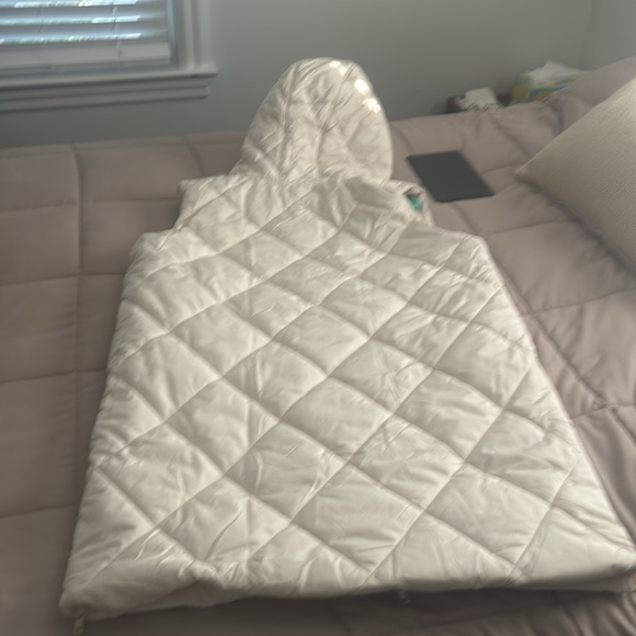 Off white/ivory long puffer vest. Hits mid thigh. - Picture 4 of 5